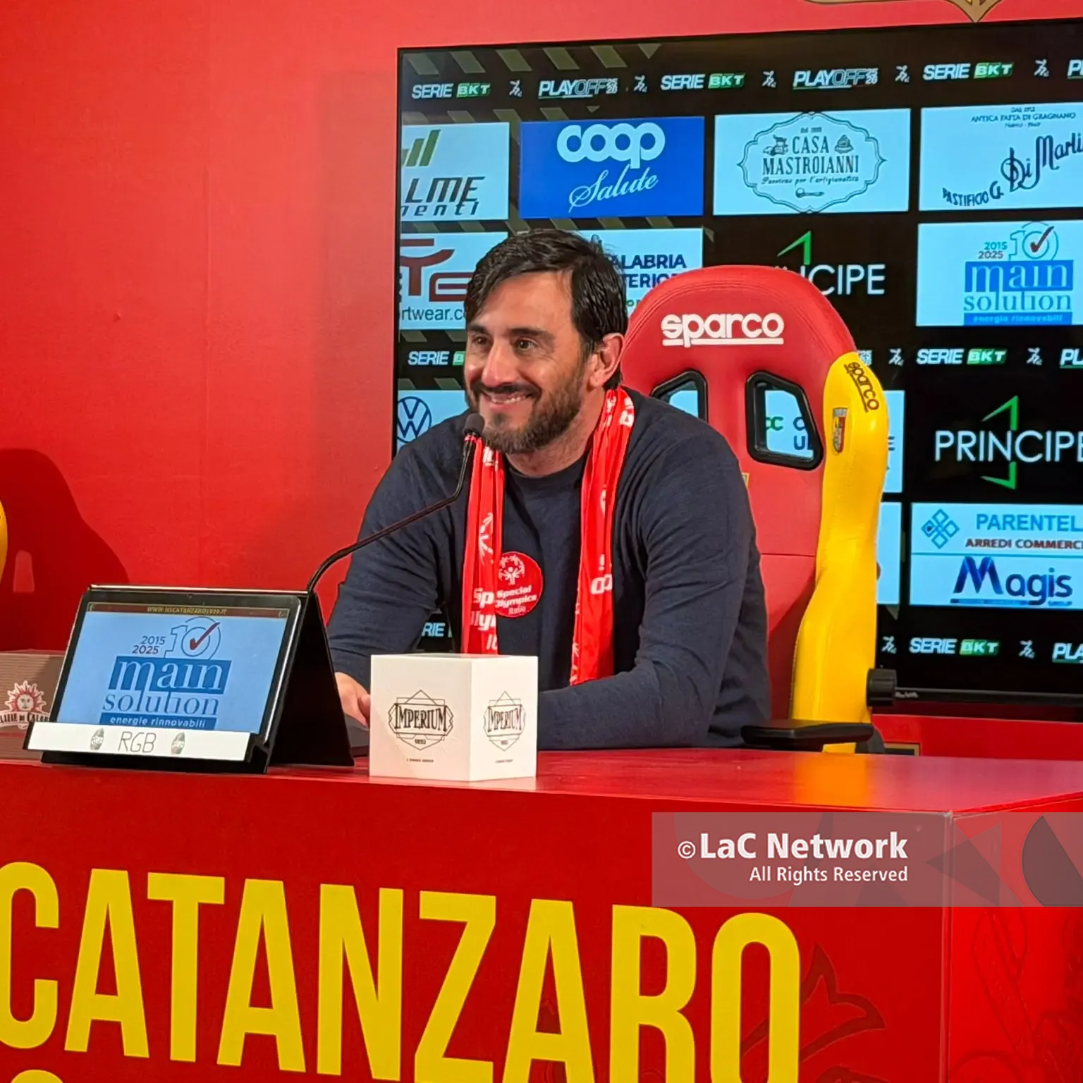 Catanzaro-Palermo 3-0, Aquilani esalta il gruppo: «Prestazione straordinaria, ma la qualificazione è ancora aperta»\n