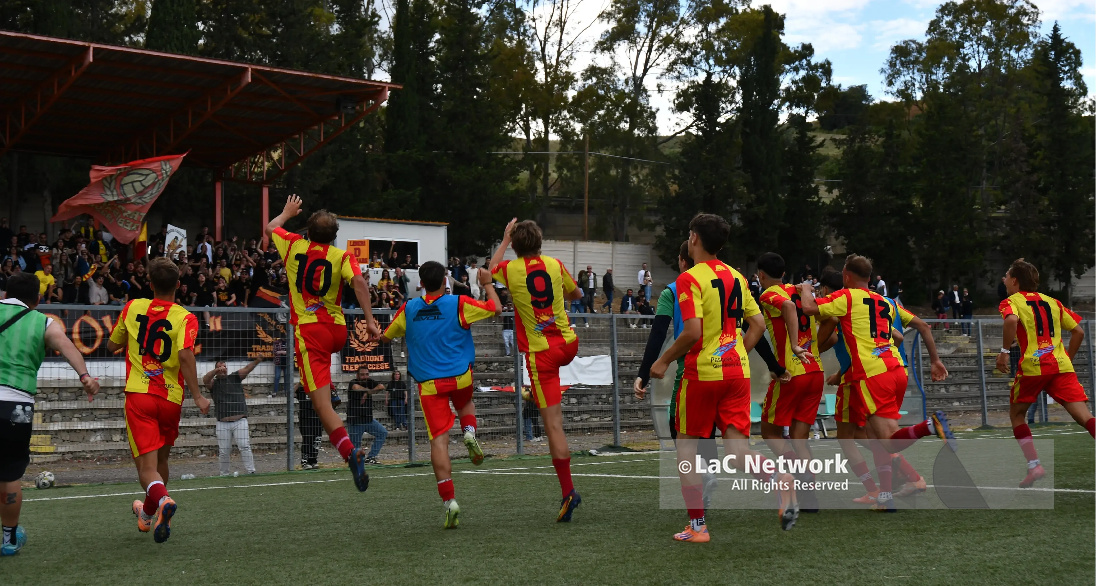 Eccellenza, il Trebisacce fa festa: vince i playoff regionali, ora testa alla nazionale per la Serie D\n