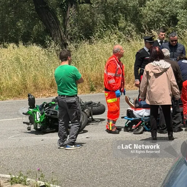 Incidente\u00A0tra auto e moto sulla provinciale\u00A0che collega\u00A0Nocera Terinese alla Marina: centauro trasferito in elisoccorso\u00A0\n