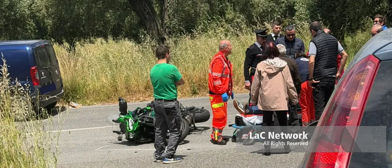 Incidente\u00A0tra auto e moto sulla provinciale\u00A0che collega\u00A0Nocera Terinese alla Marina: centauro trasferito in elisoccorso\u00A0\n
