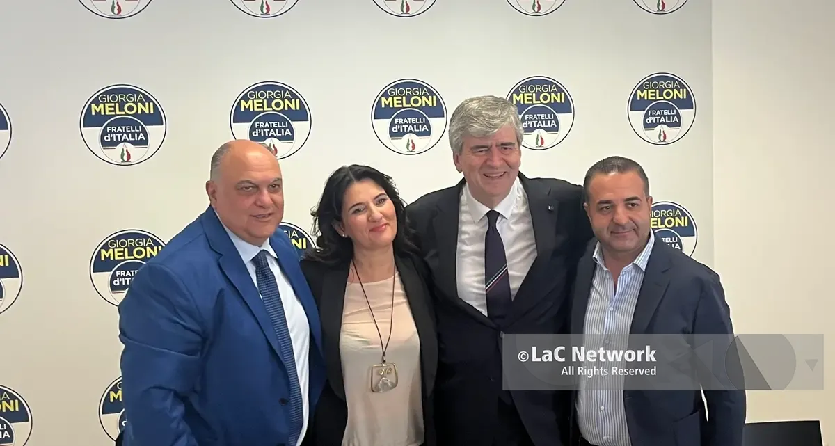 <p>Il ministro del Turismo a Reggio per sostenere Cannizzaro: «Saremo al vostro fianco per il <span style=\"color:hsl(0, 75%, 60%);\">rilancio turistico</span> della città»</p>