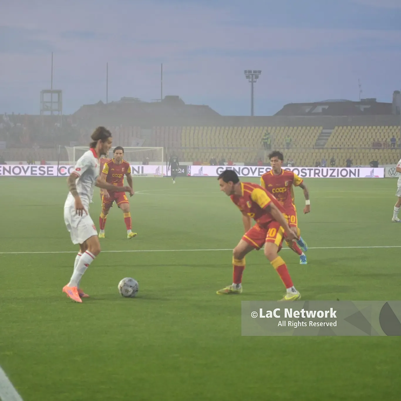 Il Catanzaro sfida il Monza al Ceravolo per l’andata della\u00A0finale playoff di Serie B: gli aggiornamenti –\u00A0LIVE\n