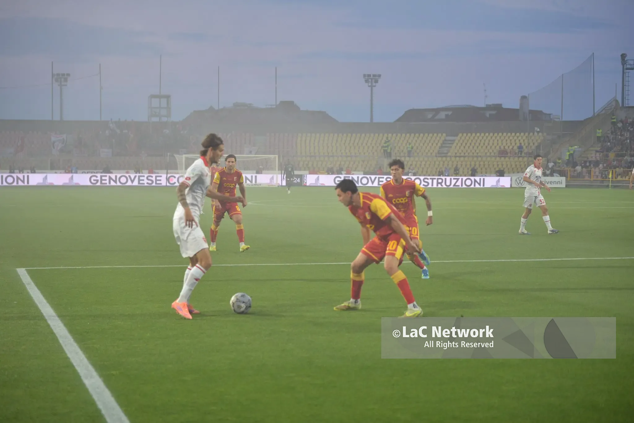 Il Catanzaro sfida il Monza al Ceravolo per l’andata della\u00A0finale playoff di Serie B: gli aggiornamenti –\u00A0LIVE\n