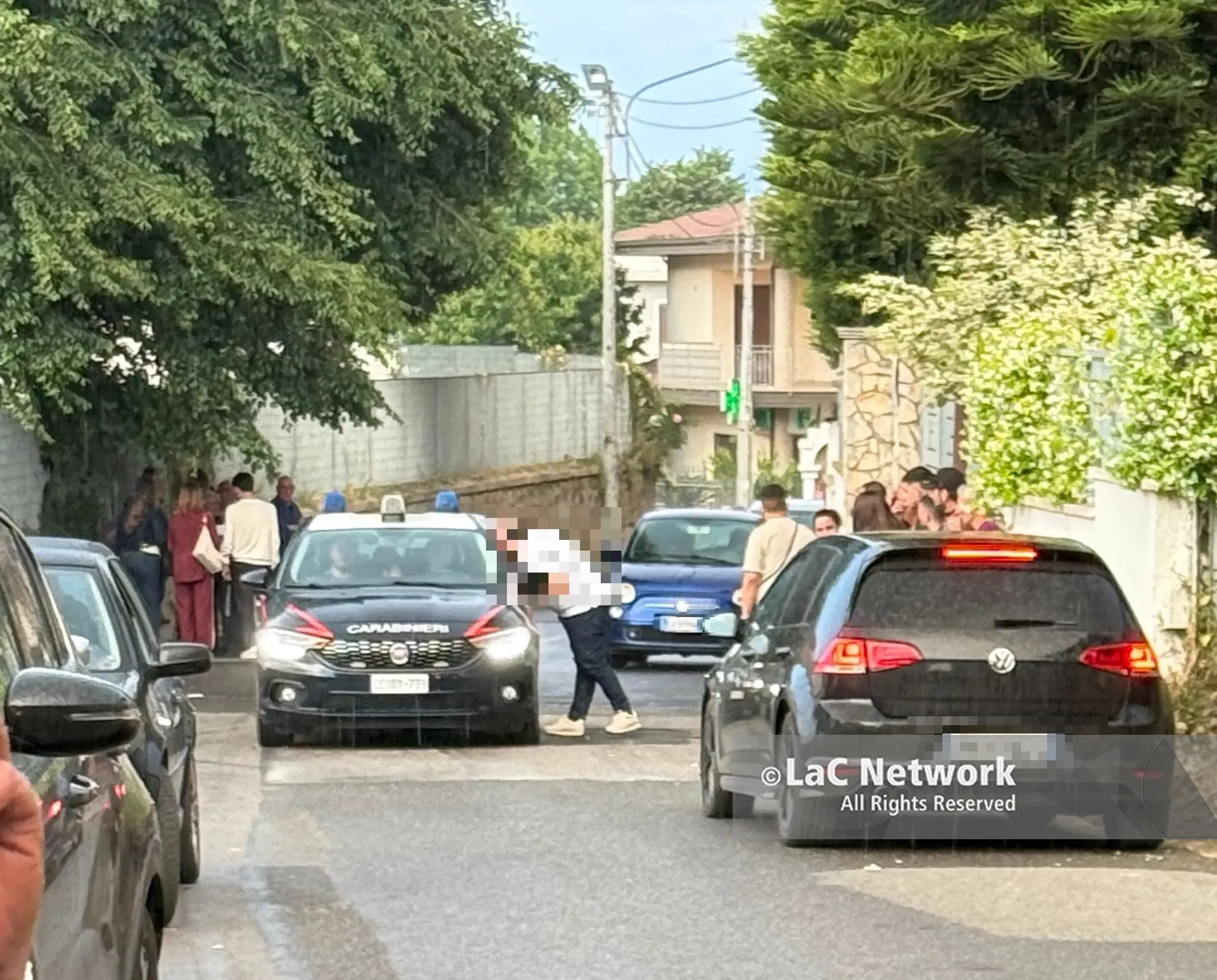 Comunali, a San Gregorio un elettore vota con la penna: scoppia il caos e\u00A0arrivano i carabinieri\n