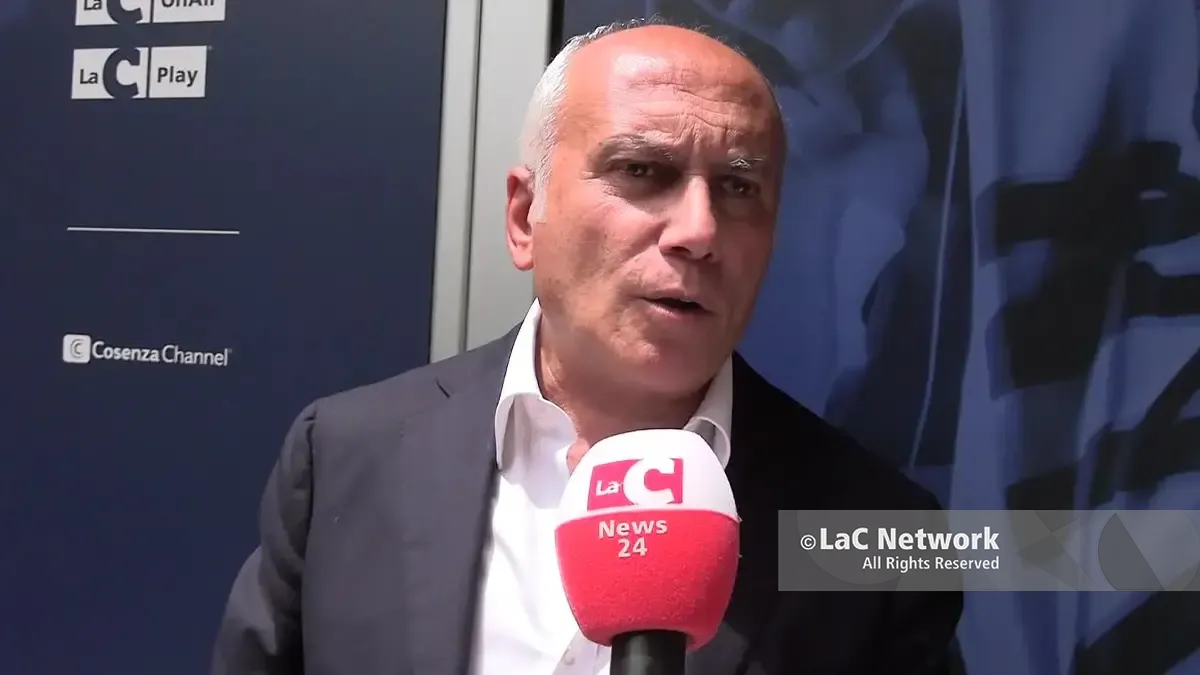 Il sindaco di Cosenza Franz Caruso