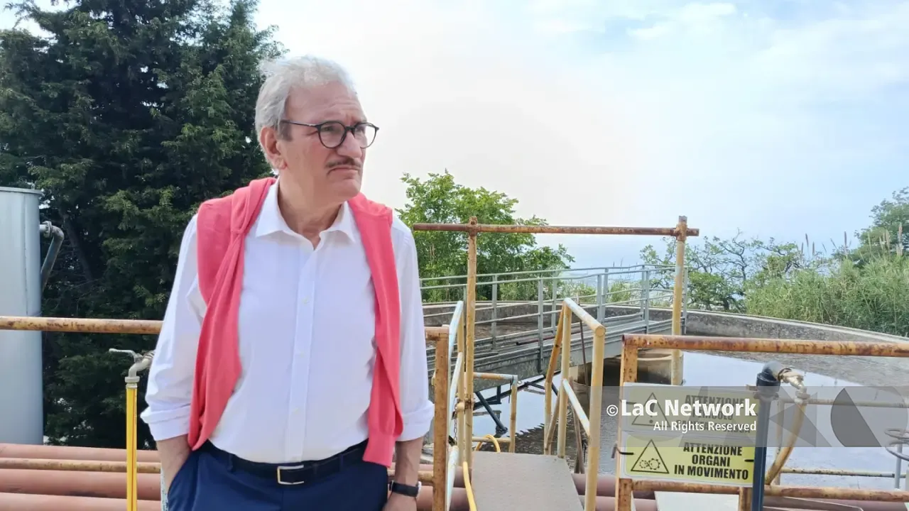 Mare di Bivona, il sindaco di Vibo assicura: «È l’estate della svolta». Quasi conclusi i lavori sul torrente Sant’Anna\n