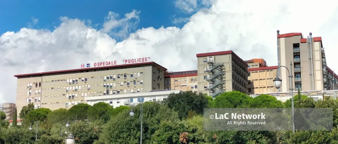 «Ricoveri in barella ormai la norma, così assistenza a rischio»: la denuncia di infermieri e oss del Pugliese di Catanzaro\n