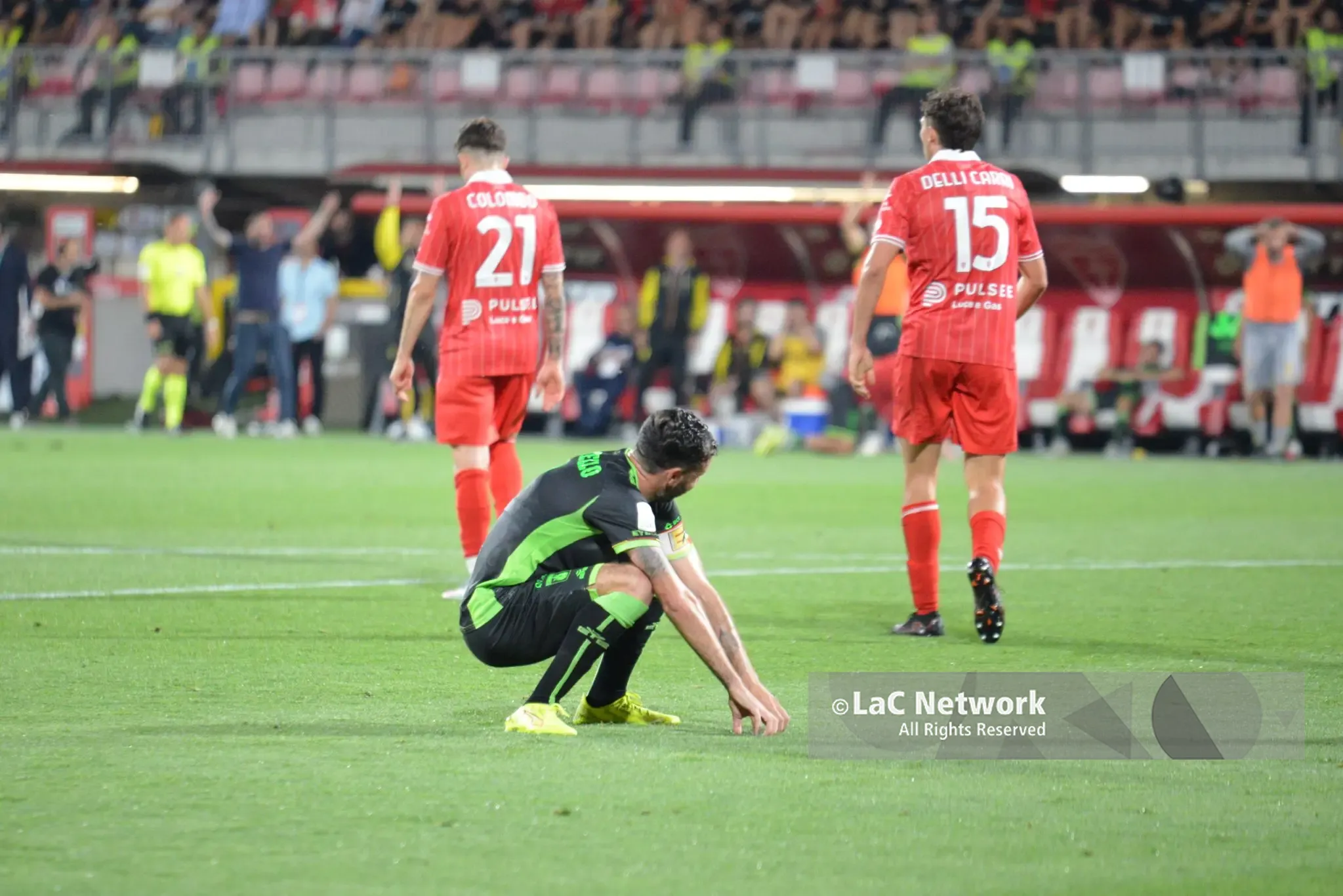 Il Catanzaro non riesce nell’impresa a Monza, non bastano i gol di Jack e Frosini: finisce 0-2 e i brianzoli vanno in Serie A\n