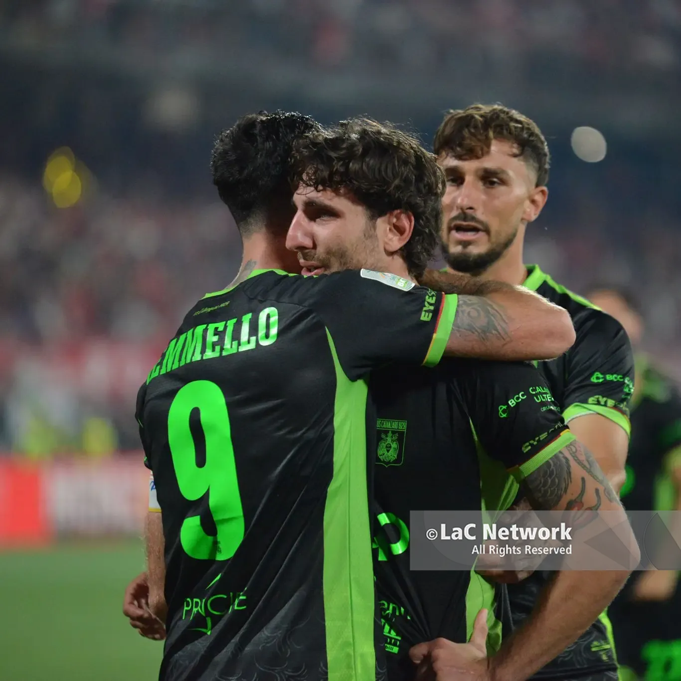 Da Davide contro Golia alla beffa del regolamento: il sogno Serie A del Catanzaro si ferma qui\n