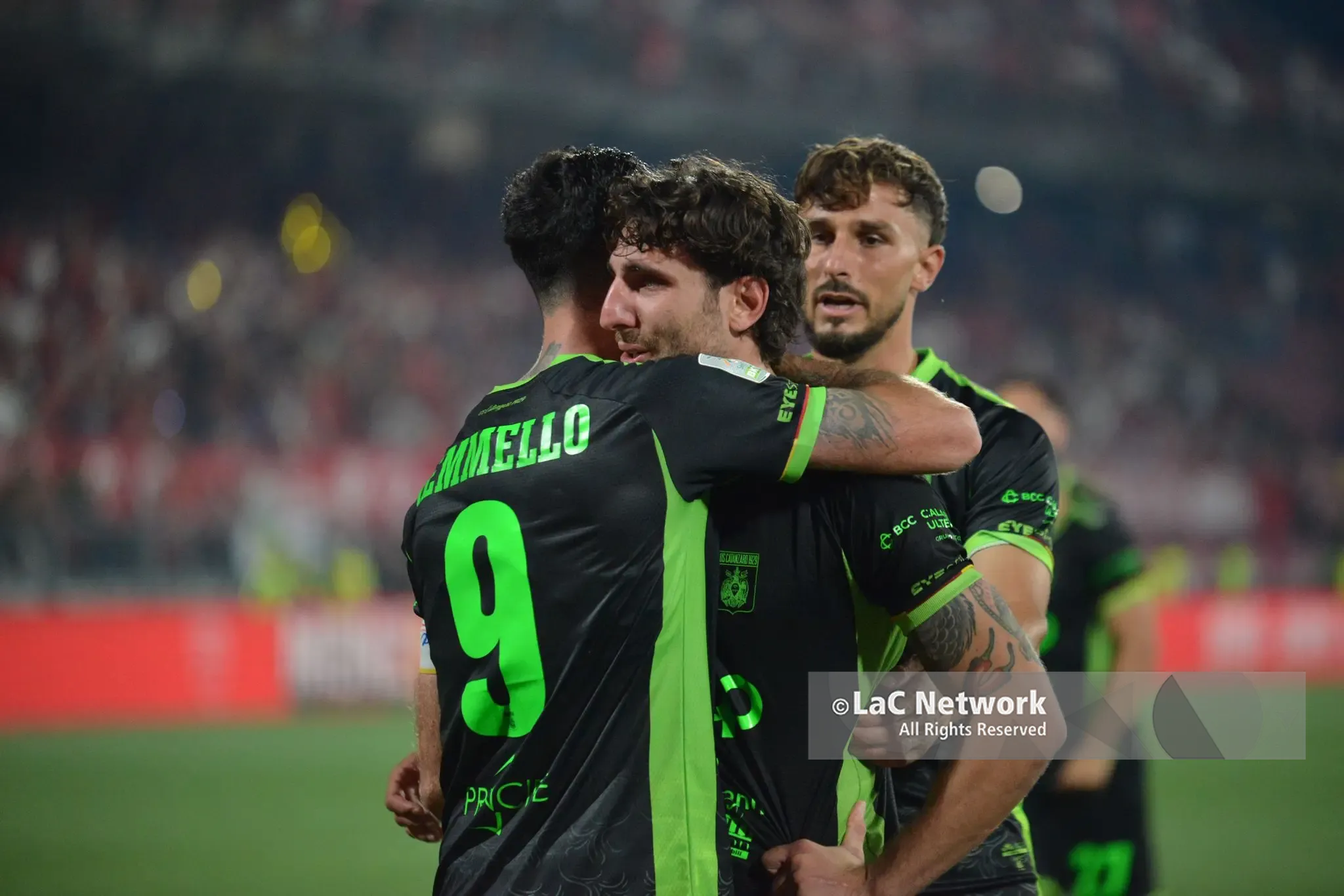 Da Davide contro Golia alla beffa del regolamento: il sogno Serie A del Catanzaro si ferma qui\n