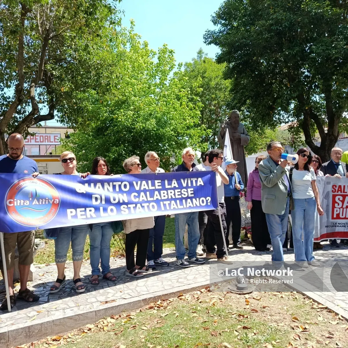 <p>La sanità disastrata di Vibo<span style=\"color:hsl(0,75%,60%);\"> </span>diventa il “manifesto” della protesta calabrese: nasce il coordinamento “Sulla nostra pelle”</p>