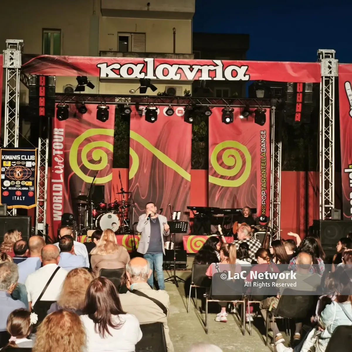 Pellaro celebra Peppe Stellittano: il dialetto passa dai giovani nella quinta edizione del Memorial “Così è la vita”\n
