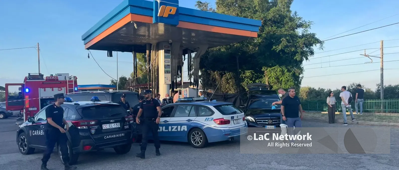 Braccianti bruciati vivi ad Amendolara, il procuratore D’Alessio: «I due fermati accusati di omicidio plurimo pluriaggravato»\n