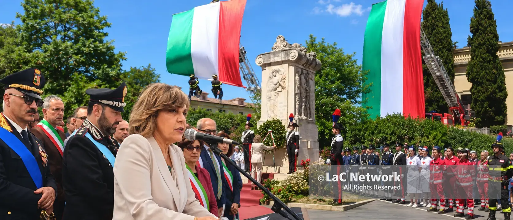 Festa della Repubblica, piazza gremita a Vibo. Il prefetto: «È il compleanno del popolo italiano»