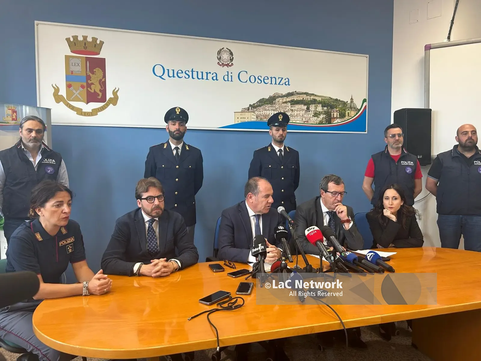 Strage di Amendolara, indagini lampo per ricostruire l’orrore: «In 30 anni mai vista una crudeltà simile»