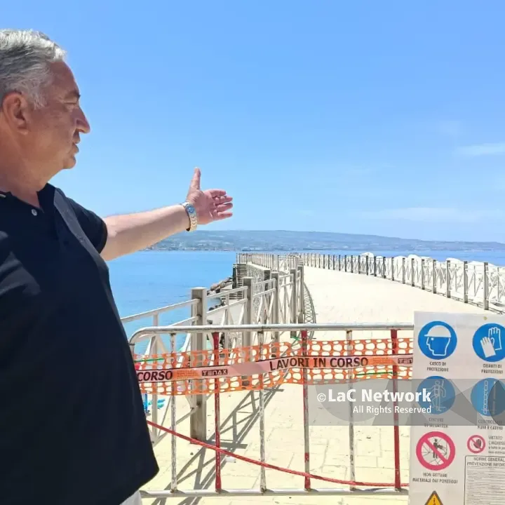 Marina di Pizzo, polemiche sui lavori al molo Pizzapundi. Il sindaco: «Tutto autorizzato e certificato, ma stiamo vigilando»\n