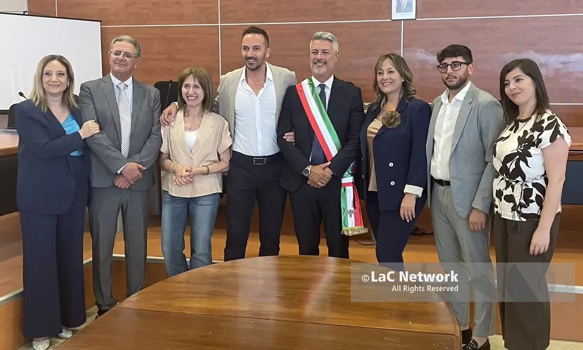 Castrolibero, l’esordio del sindaco Serra: «Vicini alla gente e ai loro bisogni»\n