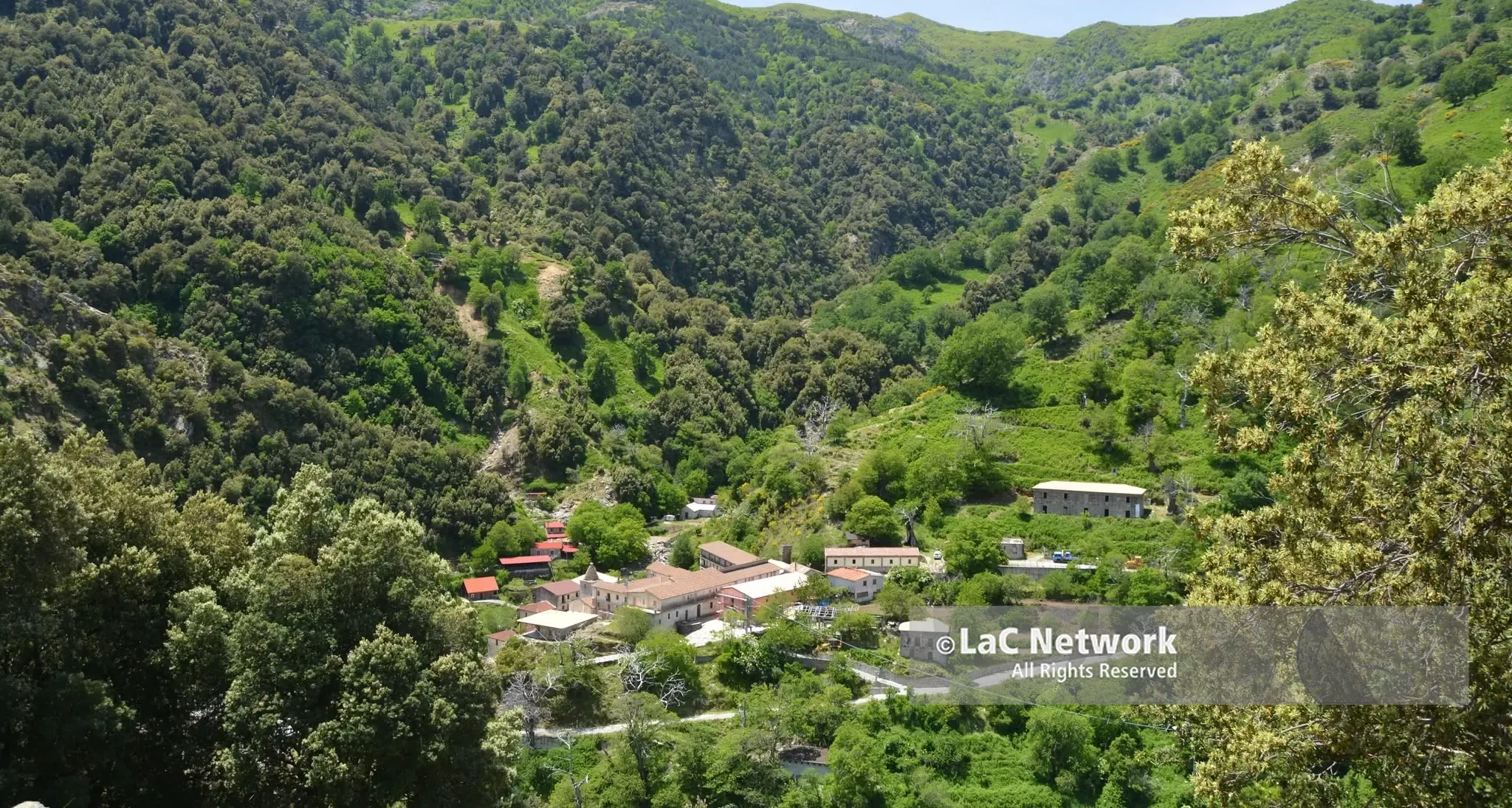 San Luca, il Santuario di Polsi riapre a fine giugno ma sarà raggiungibile solo a piedi\n