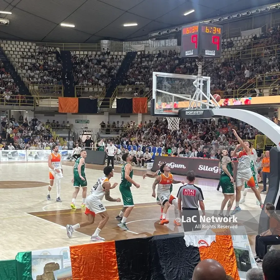 Redel Viola Reggio, il sogno promozione è rinviato: al PalaCalafiore vince Avellino\n