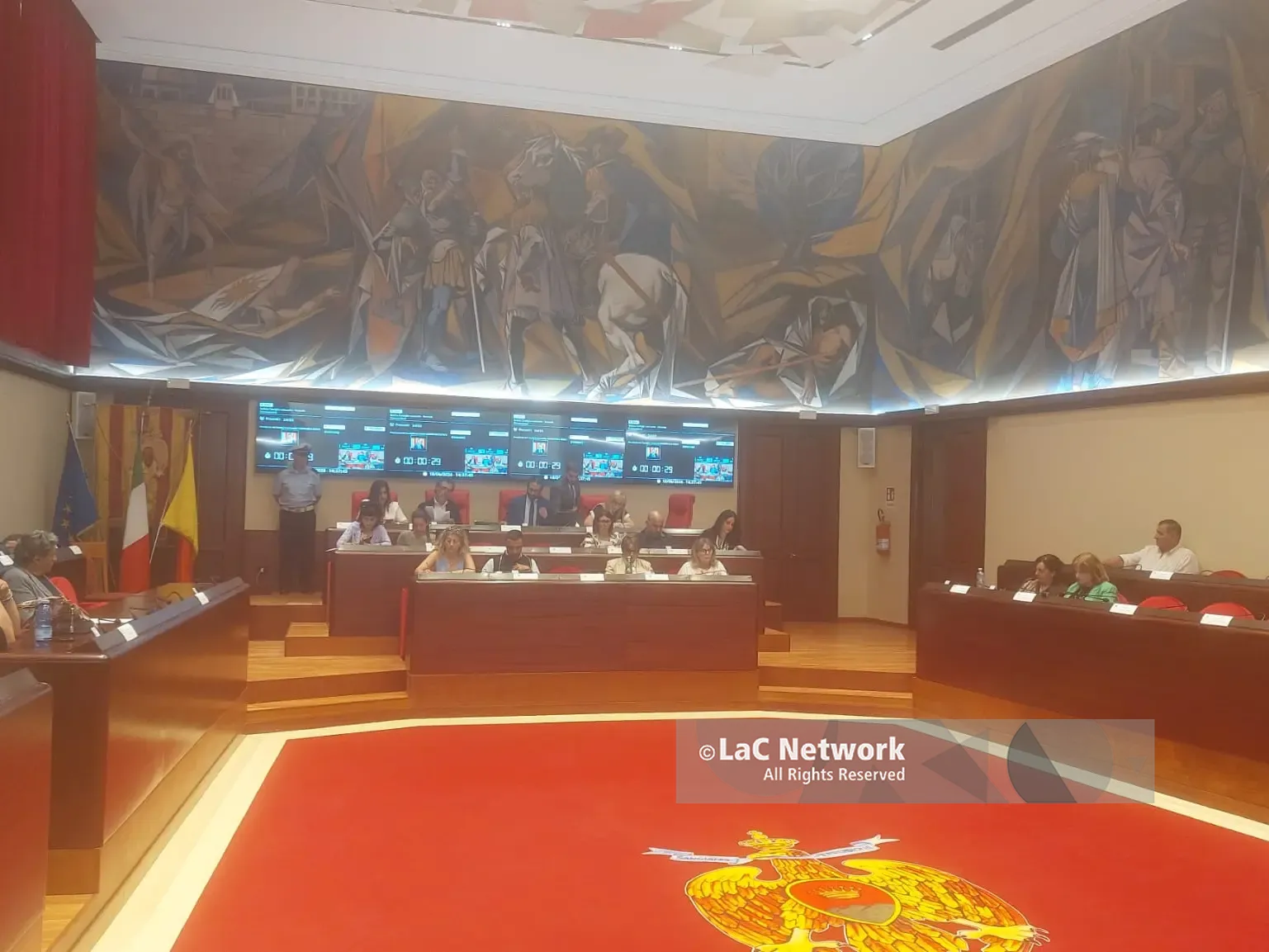 Catanzaro Servizi, via libera del Consiglio agli affidamenti. Forza Italia vota sì ma presenta il conto alla maggioranza