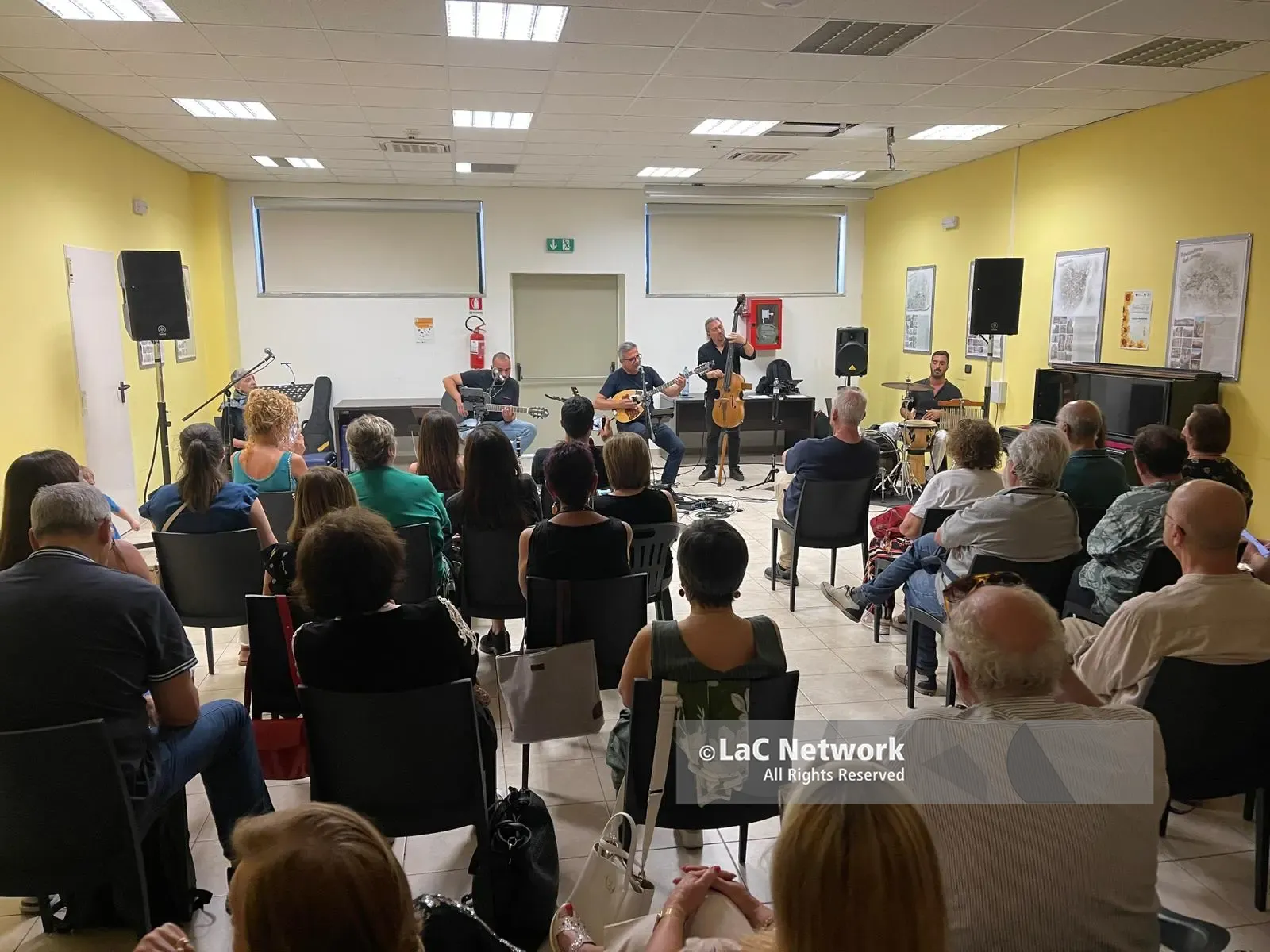 Acue, a Roghudi la musica di Aldo Gurnari dà voce alla memoria della Calabria grecanica\n