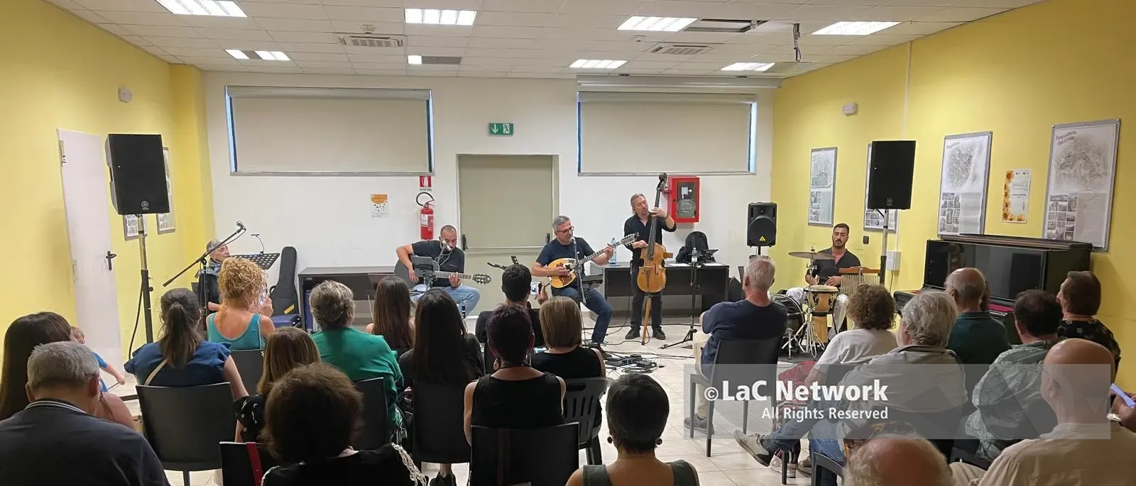 Acue, a Roghudi la musica di Aldo Gurnari dà voce alla memoria della Calabria grecanica\n