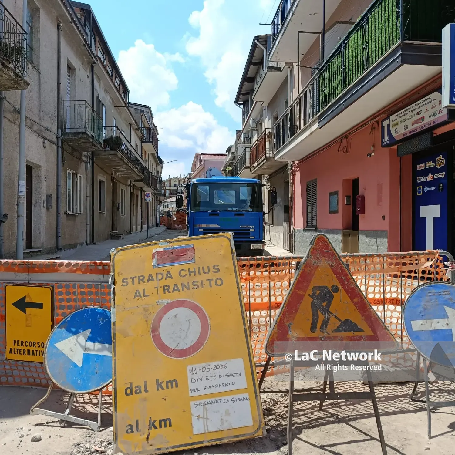 Cancello Rosso ostaggio dei cantieri, esplode la protesta dei residenti. Il Comune di Vibo: «Siamo quasi alla fine»\n