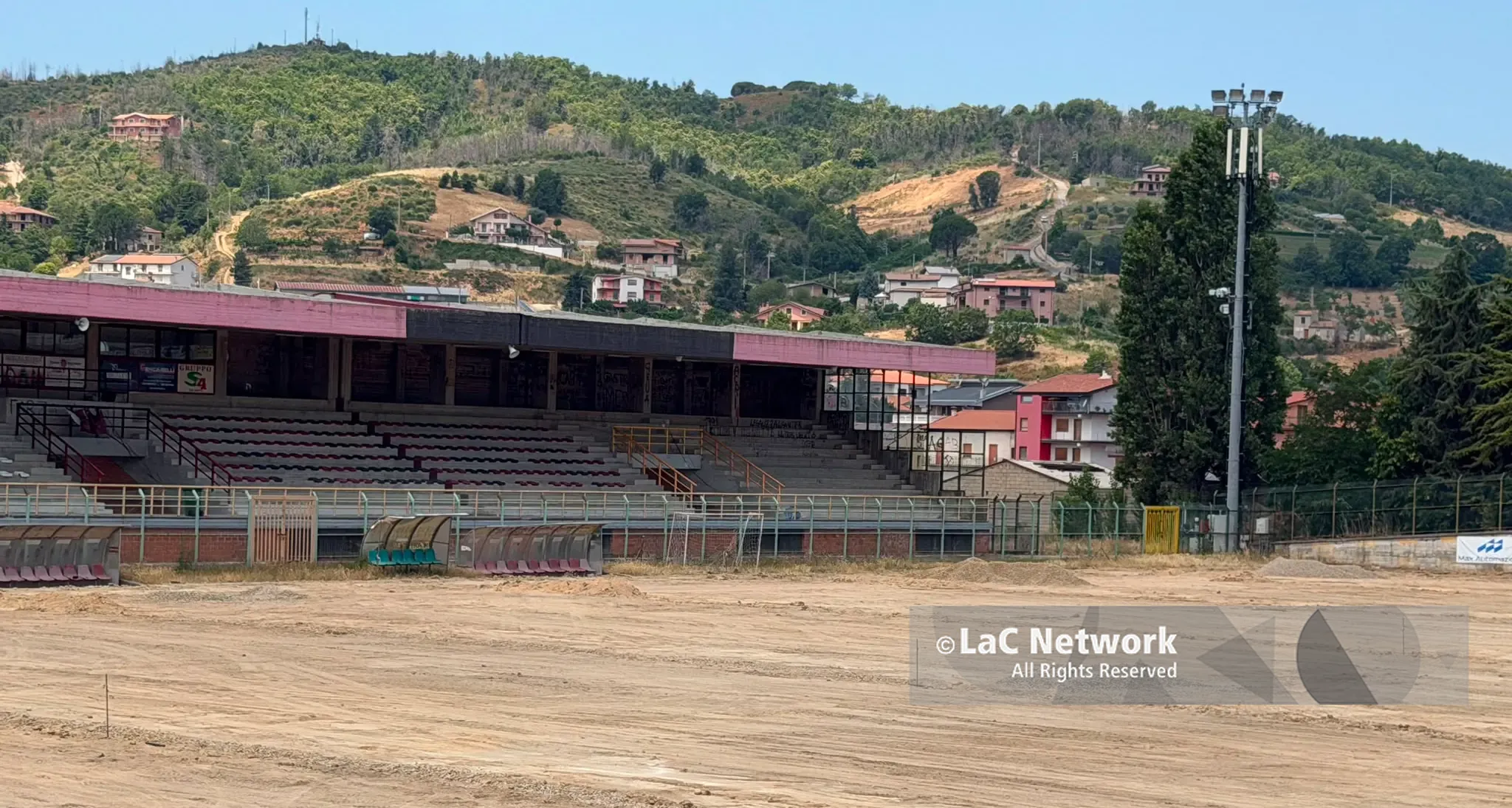 Acri, il \"Castrovillari\" si rifà il look: al via i lavori sul terreno di gioco dello stadio comunale\n