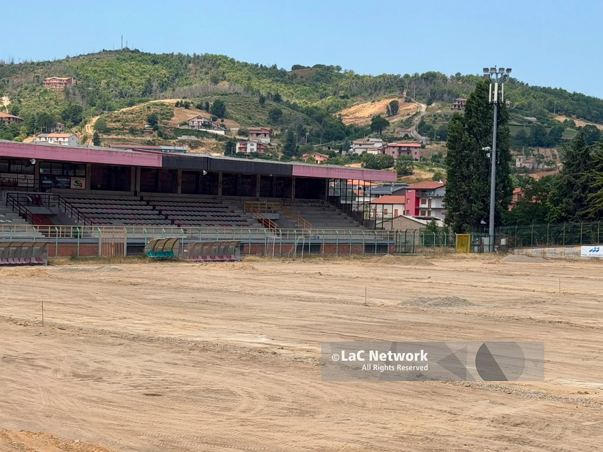 Acri, il \"Castrovillari\" si rifà il look: al via i lavori sul terreno di gioco dello stadio comunale\n