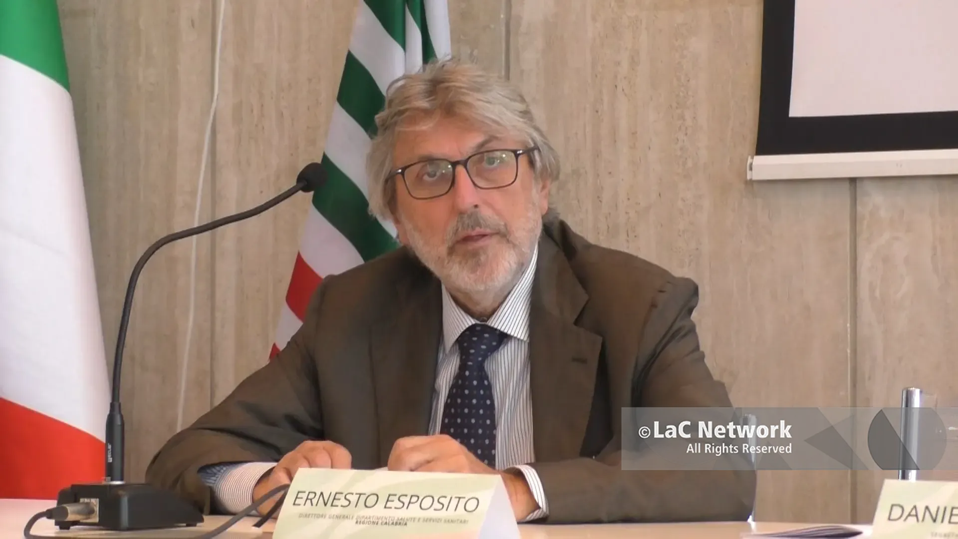 <p>Case e ospedali di comunità in Calabria, Esposito: «Rispettate scadenze, molte <span style=\"color:hsl(0, 75%, 60%);\">strutture già attive</span>»</p>