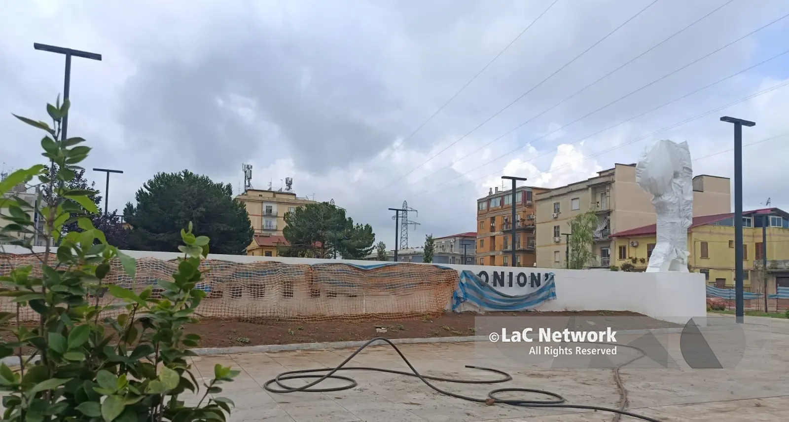 Vibo, piazza Salvemini (quella dei pini abbattuti) pronta a riaprire. Monteleone:\u00A0«Inaugurazione entro la fine di luglio»\n