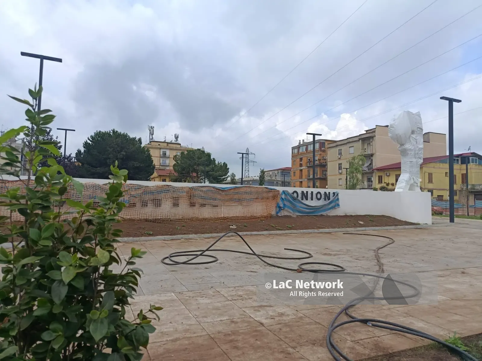 Vibo, piazza Salvemini (quella dei pini abbattuti) pronta a riaprire. Monteleone:\u00A0«Inaugurazione entro la fine di luglio»\n