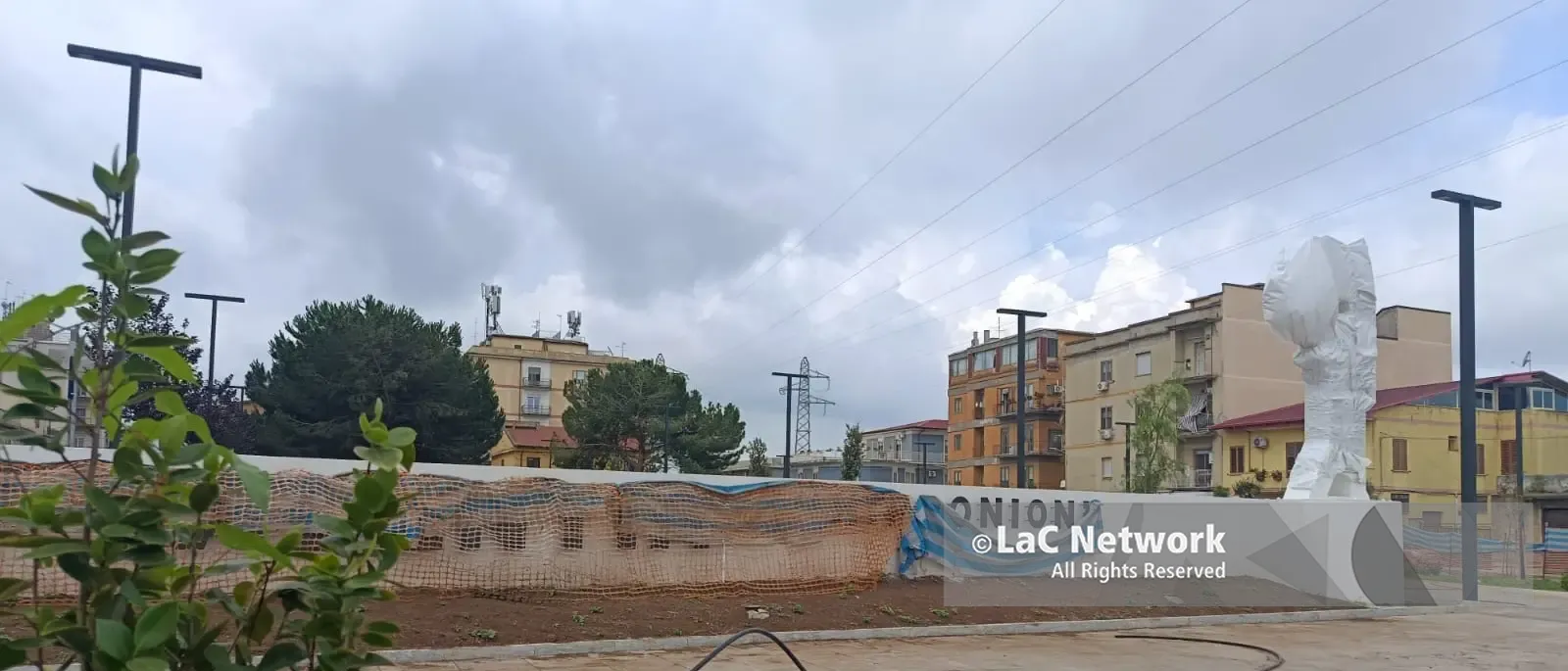 Vibo, piazza Salvemini (quella dei pini abbattuti) pronta a riaprire. Monteleone:\u00A0«Inaugurazione entro la fine di luglio»\n