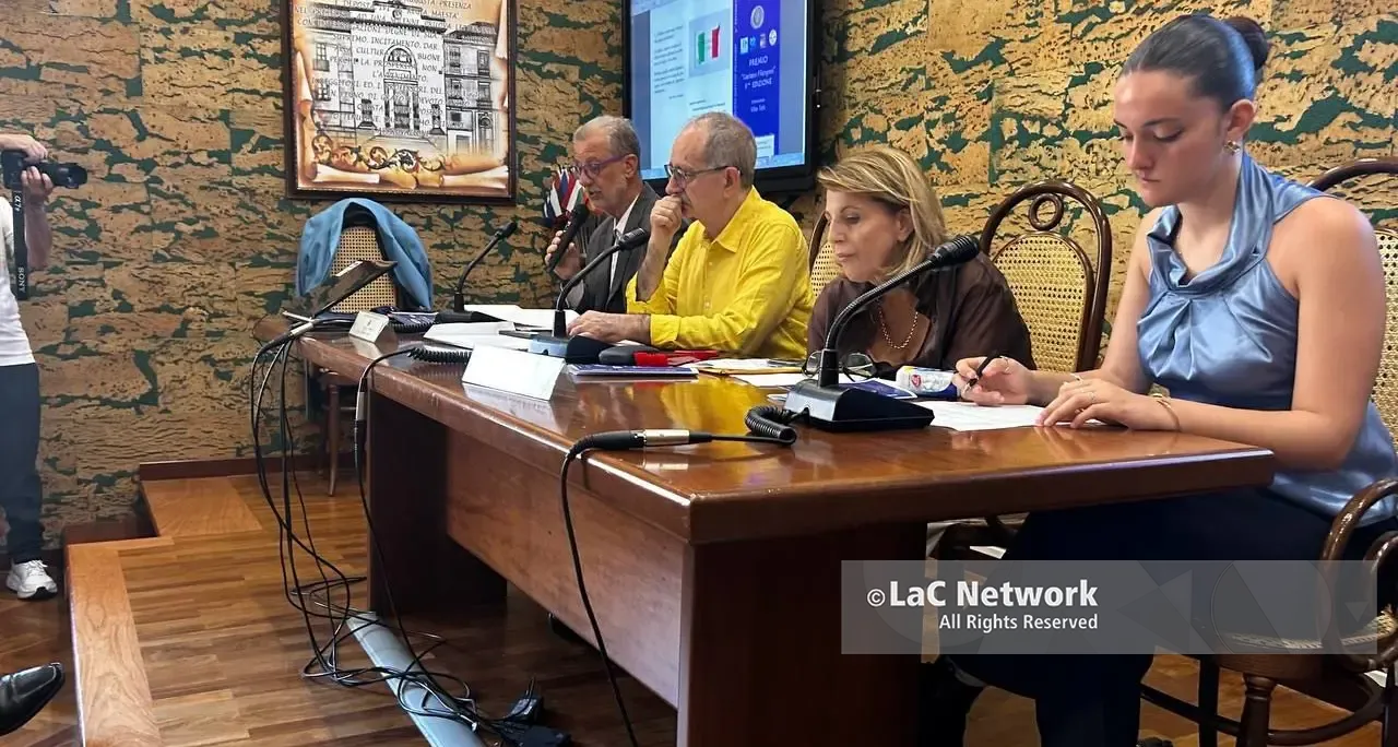 Vibo, il premio Filangieri a Vito Teti: «Tornare a fare ricerca antropologica sul campo, bisogna andare sui posti e ascoltare le persone»\n