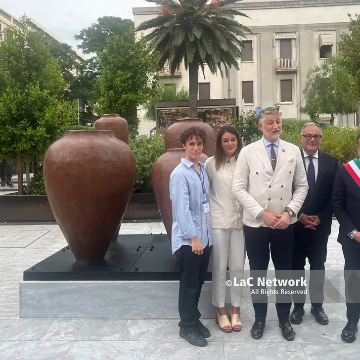 <p>Il ministro della Cultura Giuli a Reggio: «I basamenti dei Bronzi di Riace? Ci stiamo lavorando»</p>