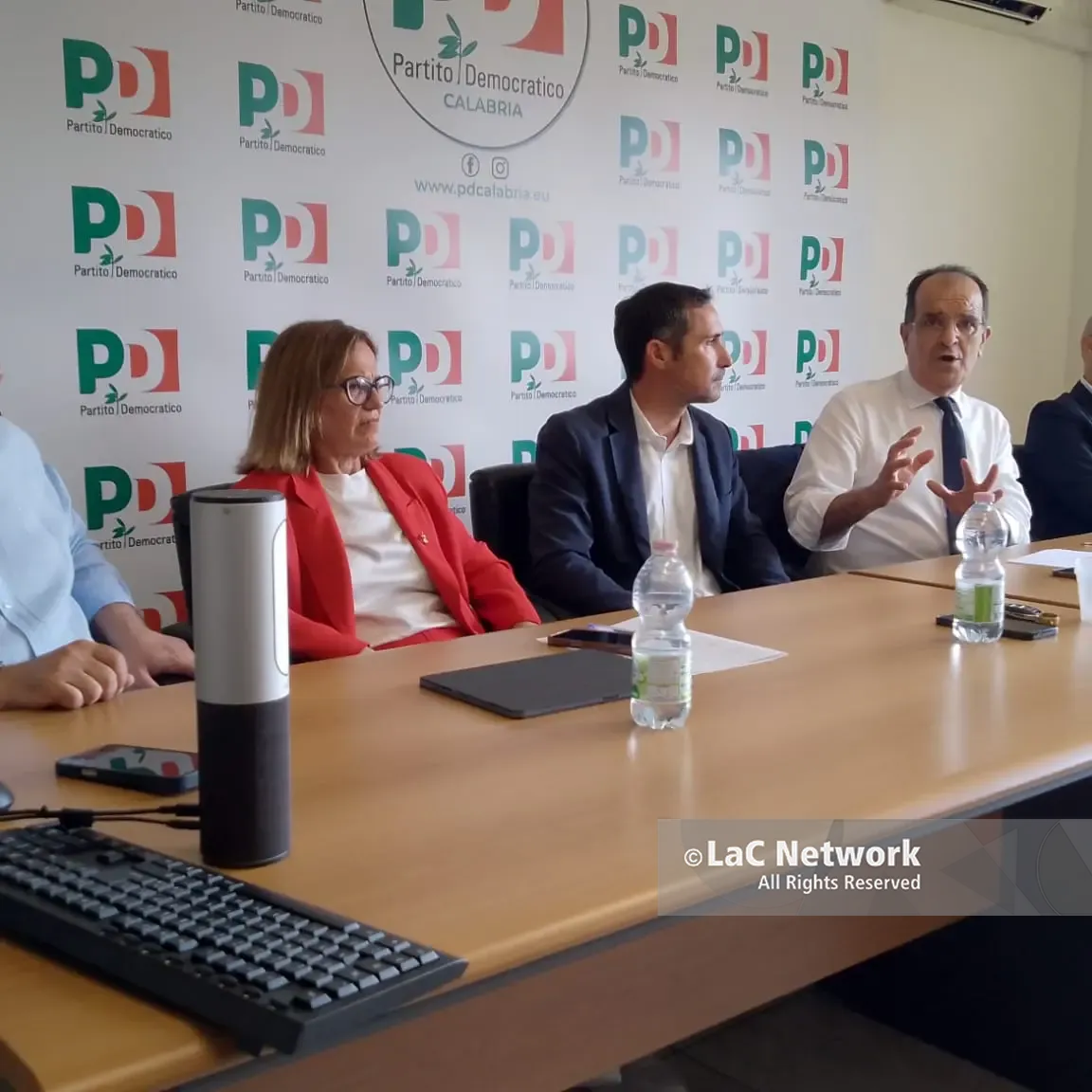 Via libera al referendum sui sottosegretari regionali, la minoranza esulta: «Hanno vinto i calabresi»\n