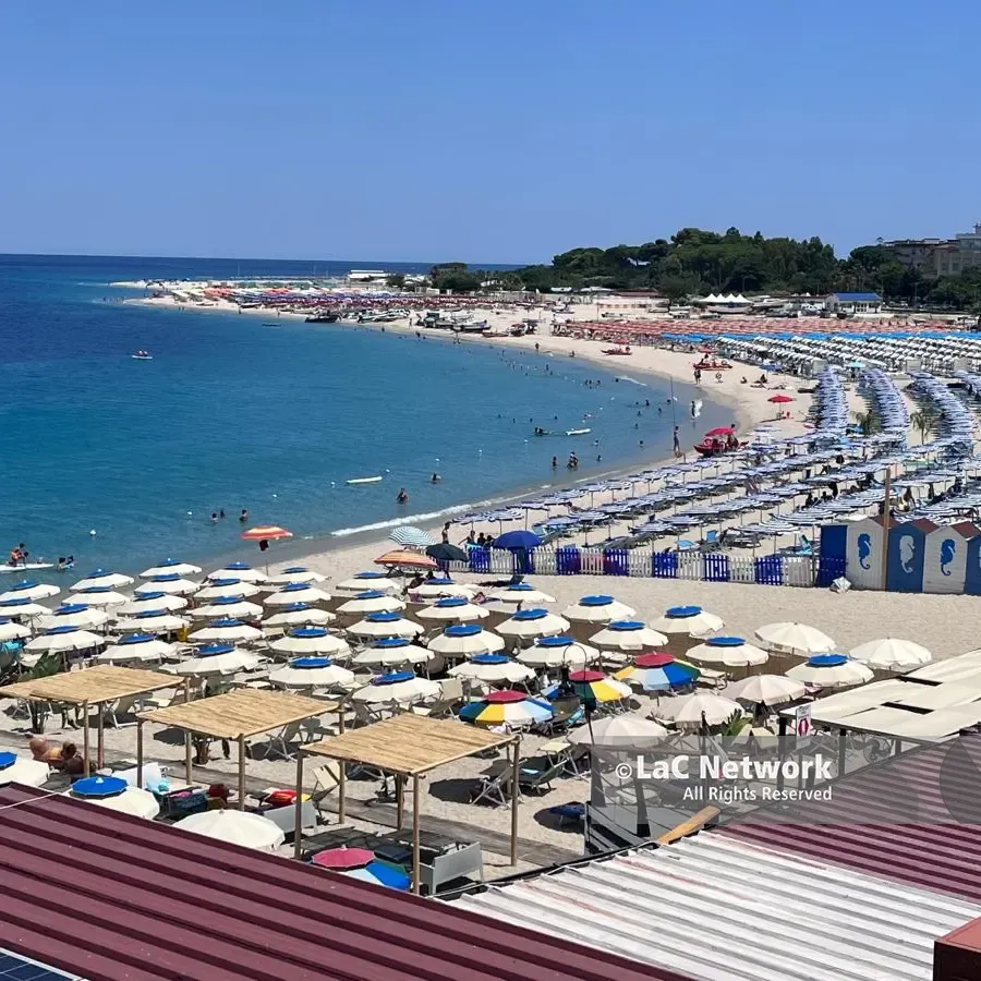 Tra mare e montagna,\u00A0vent’anni d'amore: \"Per noi vacanze vuol dire Calabria\"\n