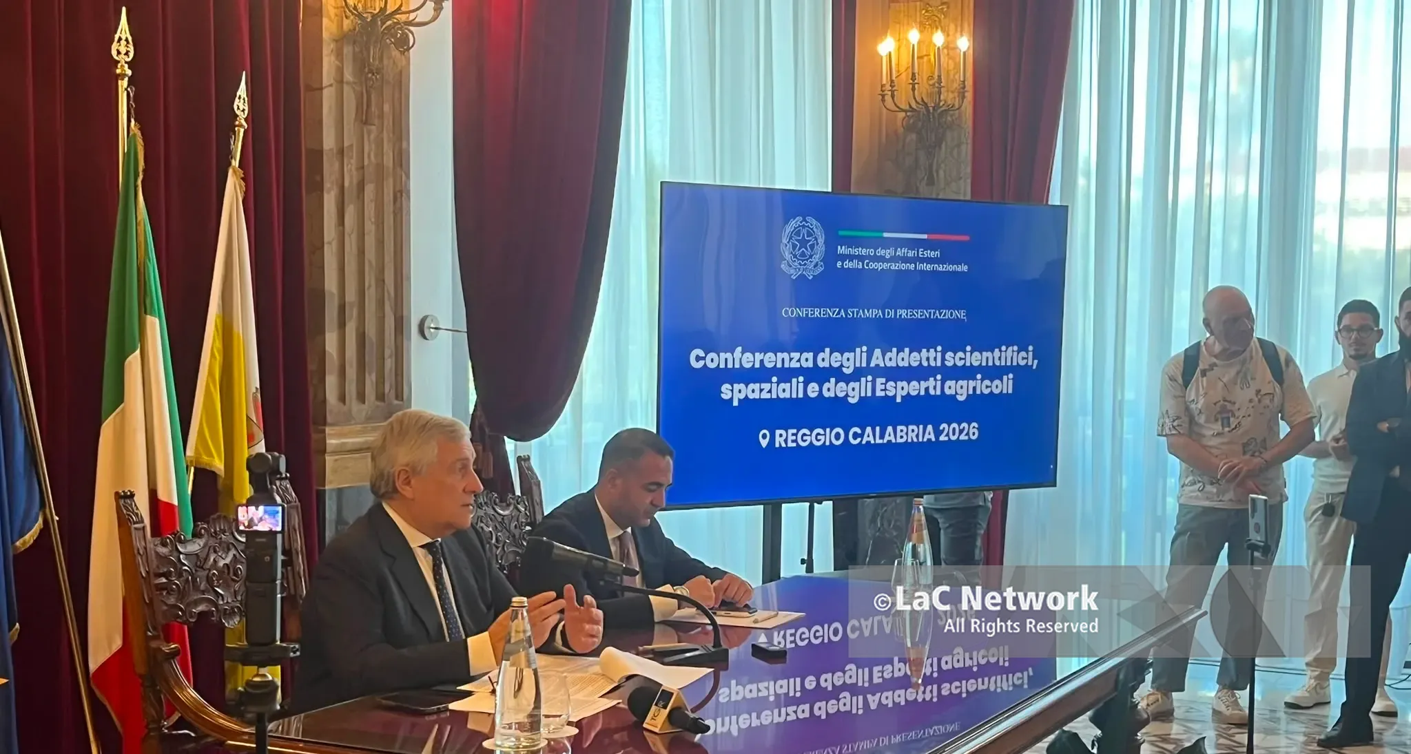 <p>Tajani a Reggio: «Basta con la visione di un Sud piagnone, qui università e <span style=\"color:hsl(0, 75%, 60%);\">competenze di alto livello</span>»</p>