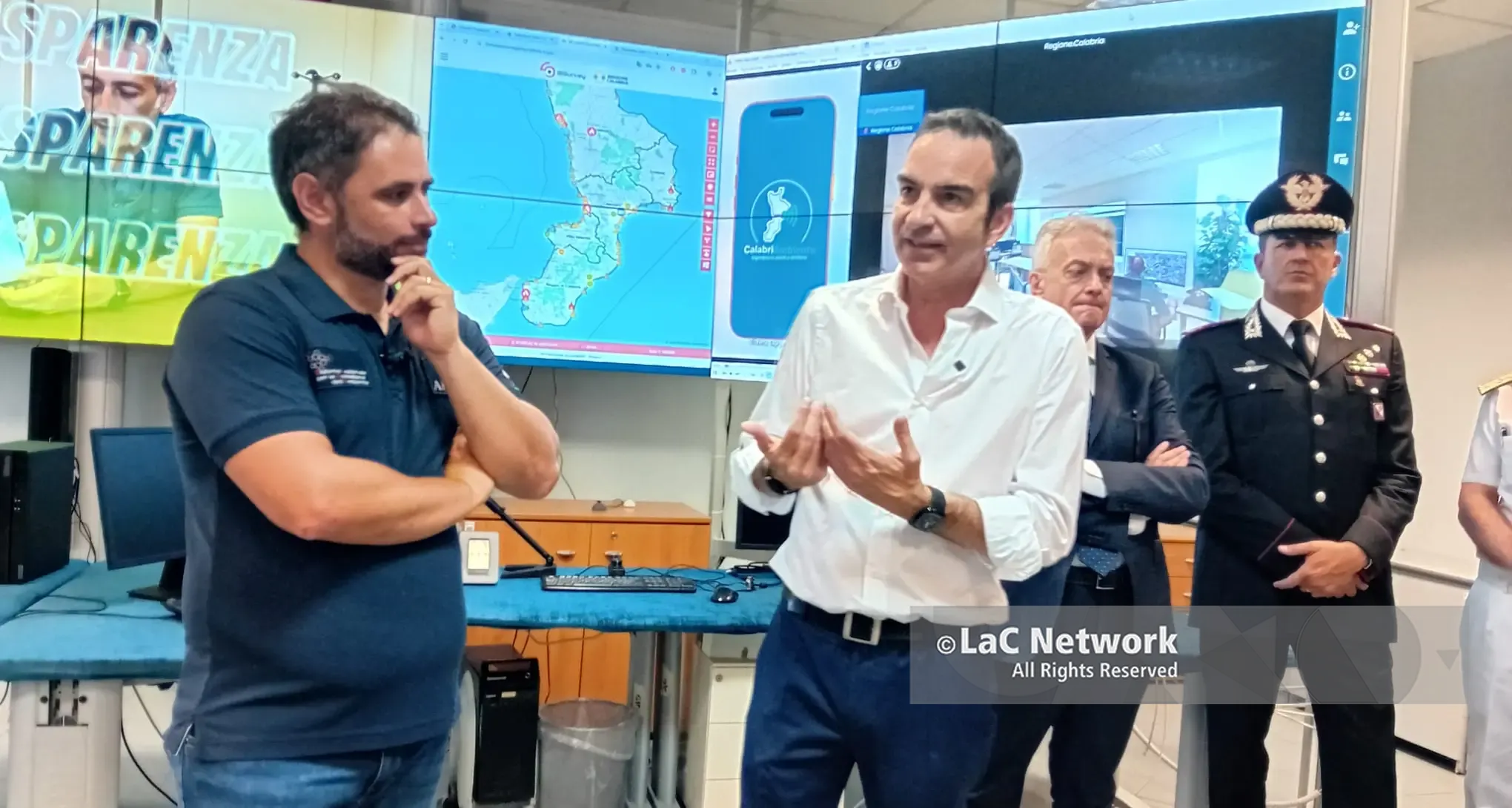 Arriva un’app per segnalare incendi e mare sporco in Calabria: «Cittadini protagonisti, tutto all’insegna della massima trasparenza»\n