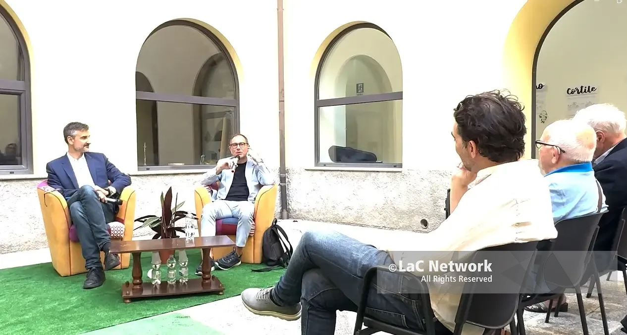 Intelligenza artificiale e Comuni, Carellario protagonista a Satriano: “Governance,\n\nformazione e responsabilità per non subire il cambiamento”\n