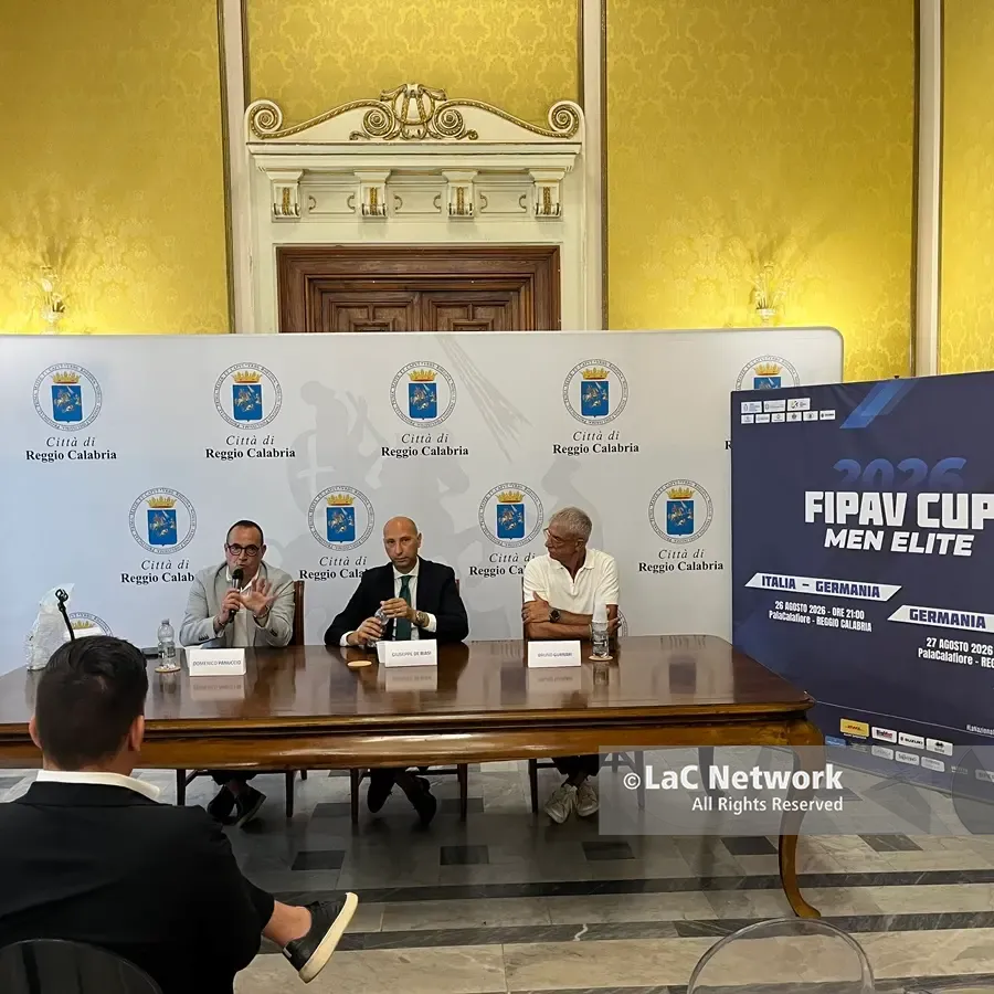 <p>Lo spettacolo del <span style=\"color:hsl(0, 75%, 60%);\">Volley maschile ad agosto a Reggio</span>: De Giorgi porta i Campioni del Mondo al Museo per salutare la città  </p>