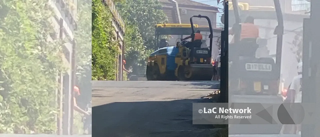 La strada di Cancello Rosso chiusa senza preavviso per stendere l’asfalto,\u00A0residenti arrabbiati: «Siamo prigionieri in casa»\n