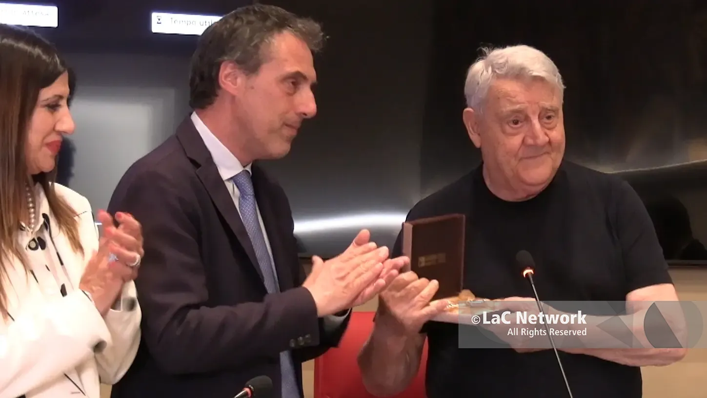Gerardo Sacco riceve le Chiavi di Catanzaro: «Mi avete dato fiducia quando avevo ancora tutto da dimostrare»\n