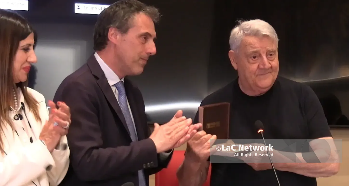 Gerardo Sacco riceve le Chiavi di Catanzaro: «Mi avete dato fiducia quando avevo ancora tutto da dimostrare»\n