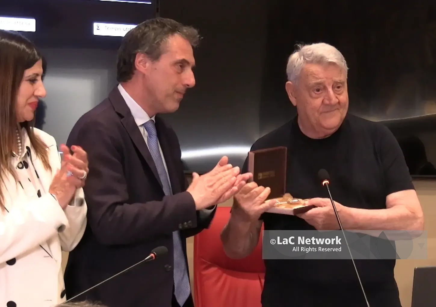 Gerardo Sacco riceve le Chiavi di Catanzaro: «Mi avete dato fiducia quando avevo ancora tutto da dimostrare»\n