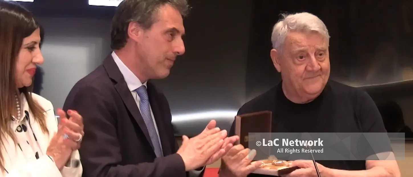 Gerardo Sacco riceve le Chiavi di Catanzaro: «Mi avete dato fiducia quando avevo ancora tutto da dimostrare»\n
