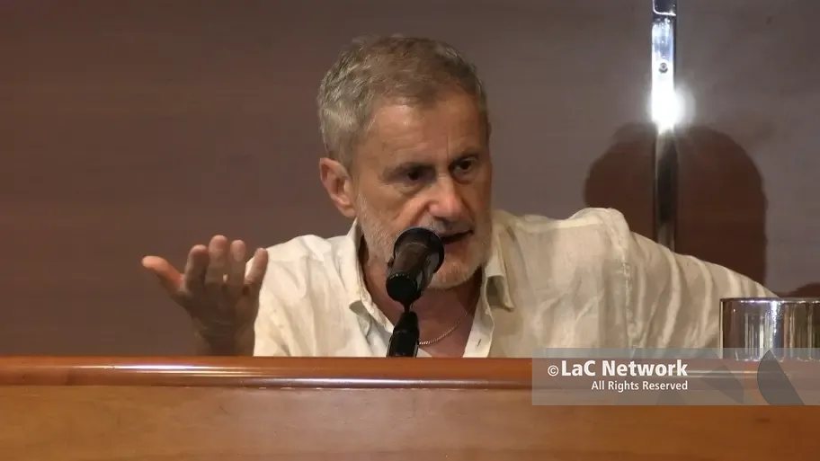 <p>Gianni Alemanno durante l'iniziativa promossa a Vibo Marina</p>\\n