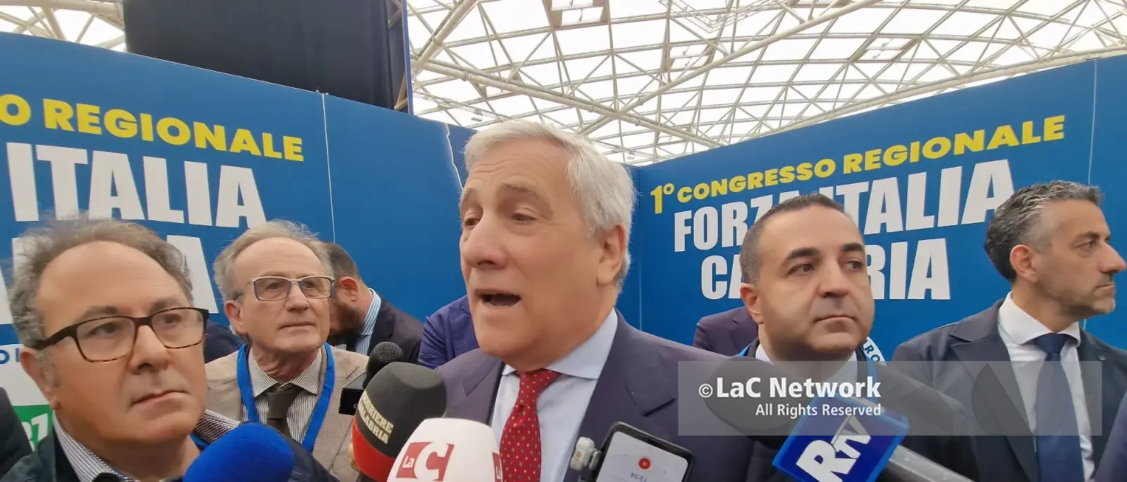 Tajani rilancia l'editoria: «È la prima industria culturale italiana», il governo punta a raddoppiare i fondi\n