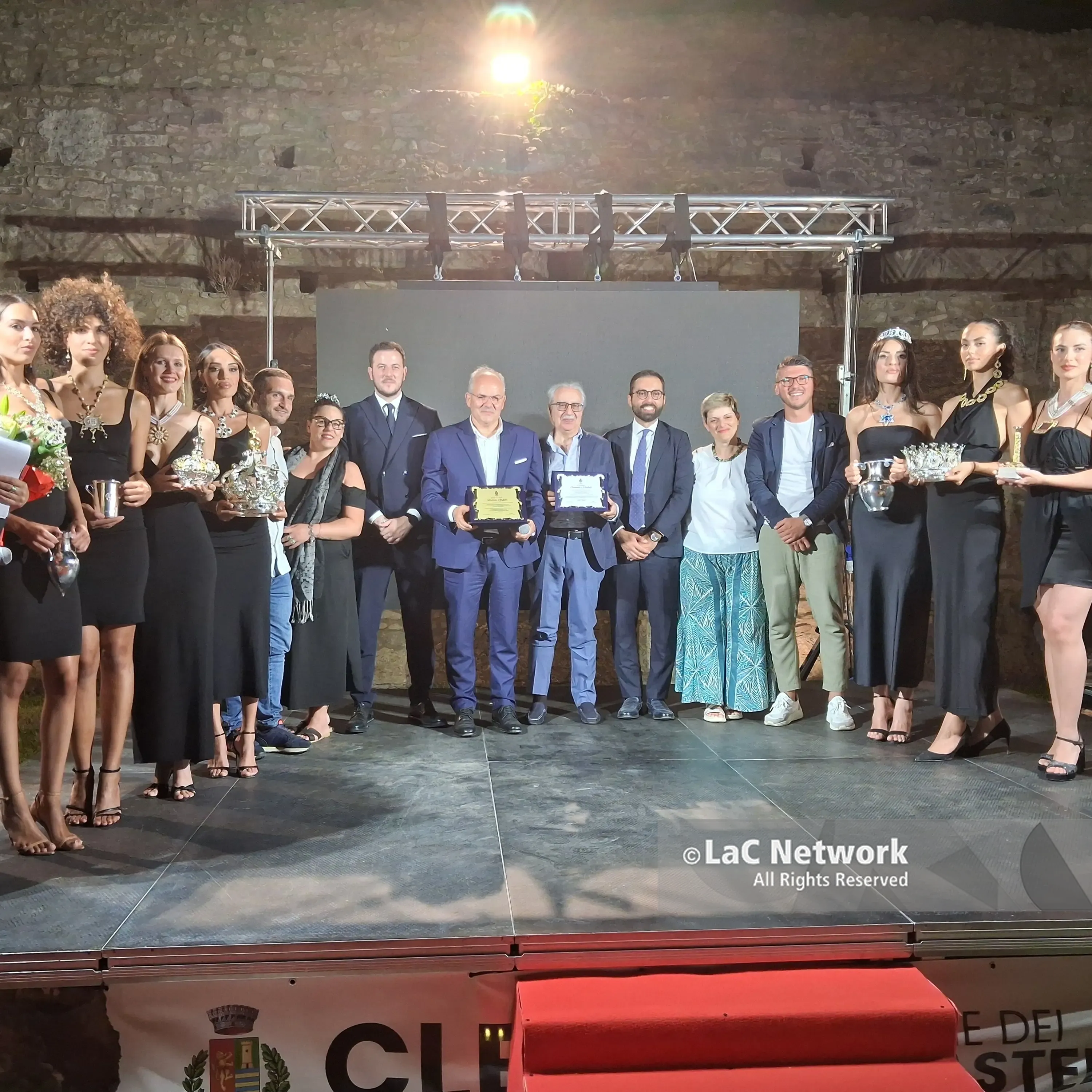 Cleto celebra l’arte del maestro orafo Michele Affidato: «La Calabria più bella va raccontata. Ogni gioiello parla della nostra terra»\n
