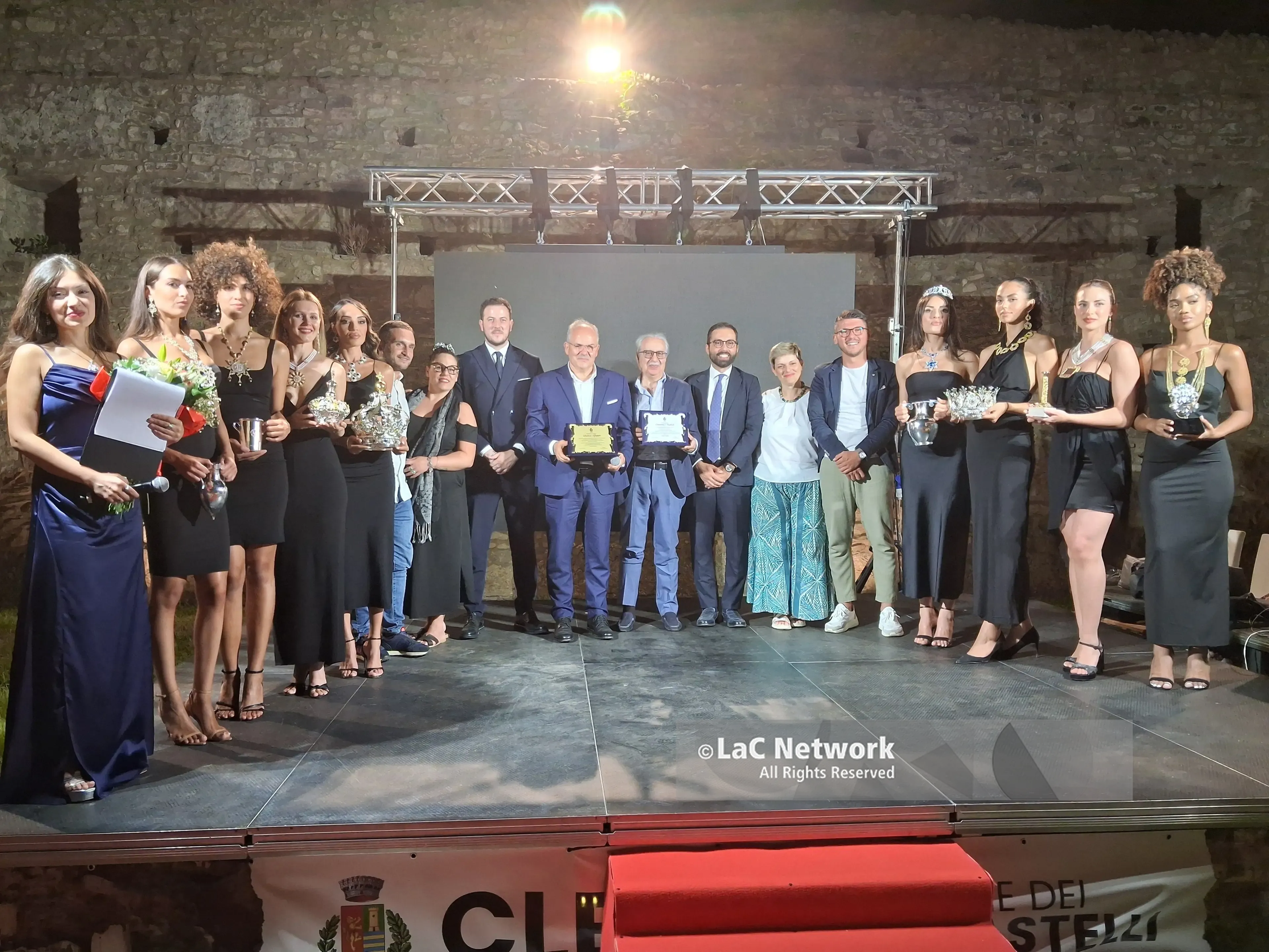 Cleto celebra l’arte del maestro orafo Michele Affidato: «La Calabria più bella va raccontata. Ogni gioiello parla della nostra terra»\n